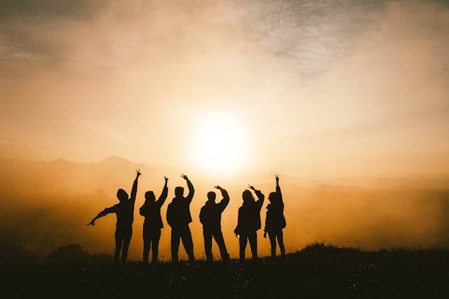 Spending Time with Friends Makes Everyday Tasks More Enjoyable, Study Finds