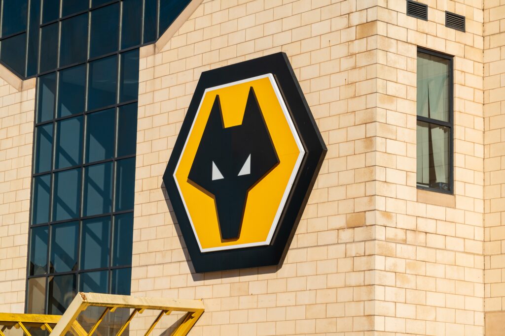 Maresca slams Delap’s ‘stupid red card’ as Chelsea edge Wolves in chaotic cup clash