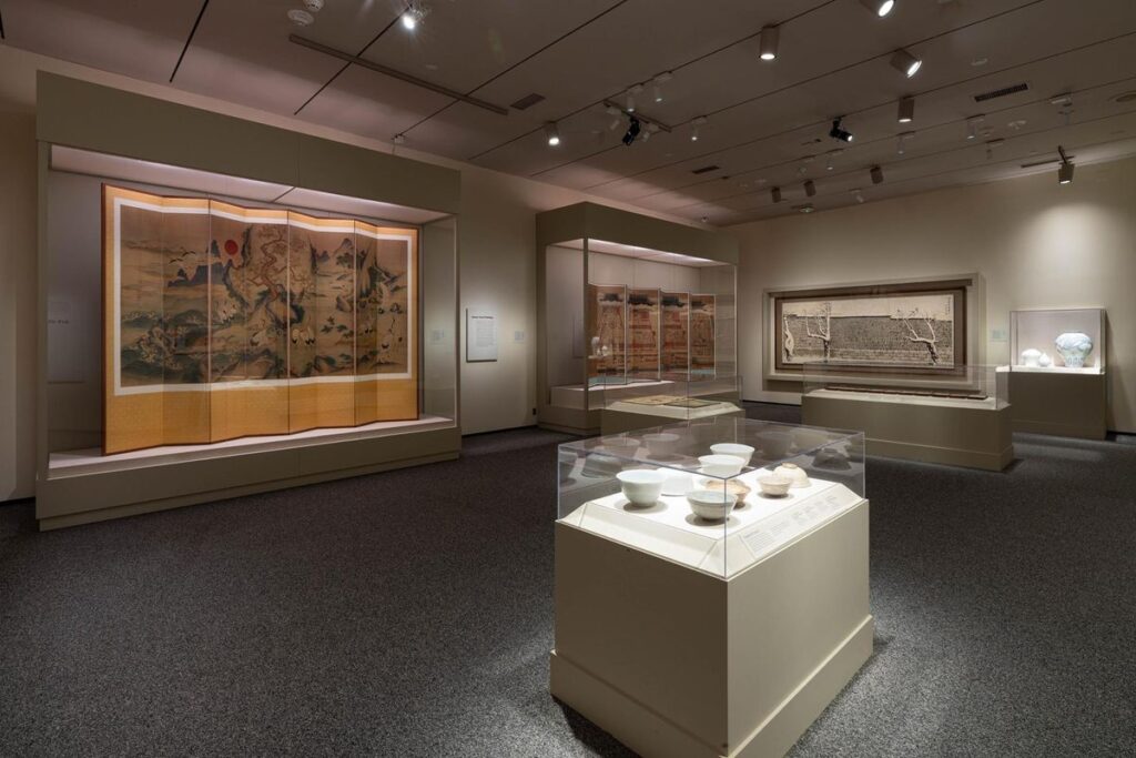 Korean Art Show Opens at Smithsonian Korean Art Show Opens at Smithsonian